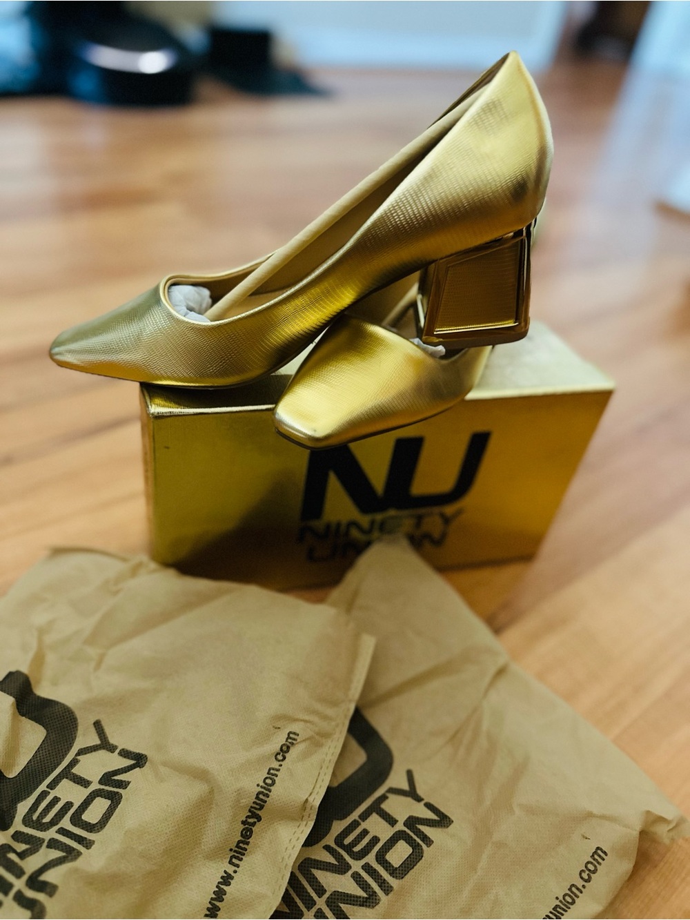 Ninety Union Blink Pump